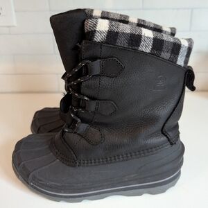 Kamik Boys Rubber Sole Winter Snow Boots Size 4 (Big Kid)